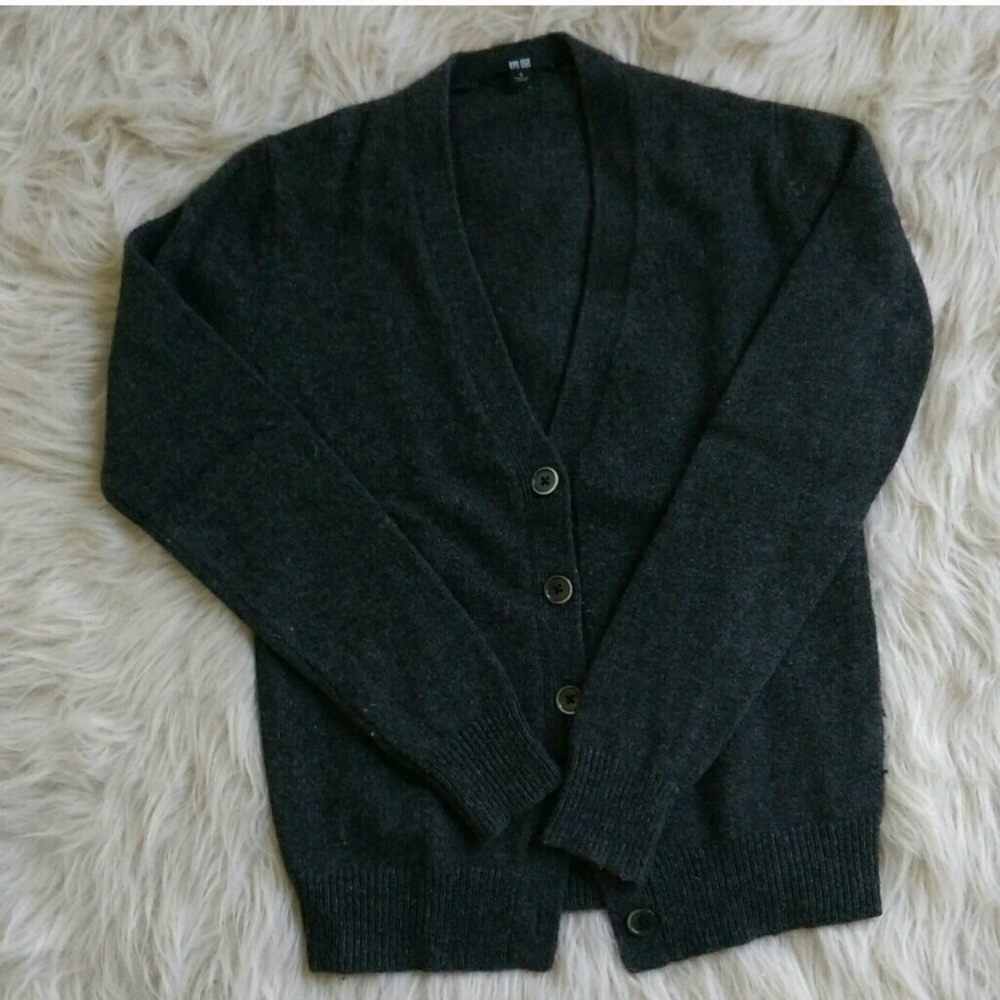 Bundle of 2 Uniqlo cardigans